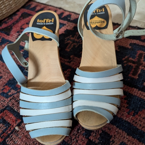 Blue & white swedish hasbeens - Picture 4 of 4